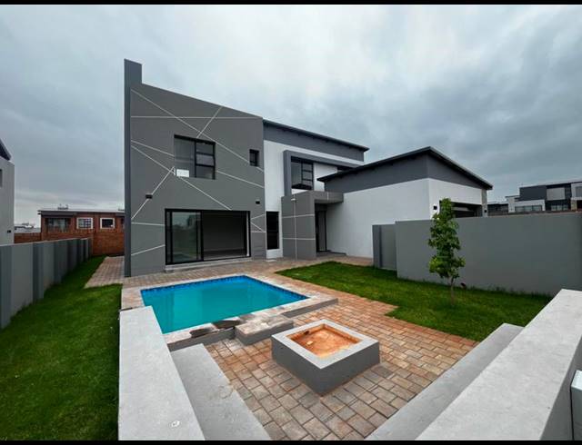 4 BEDROOM HOUSE FOR SALE IN FOUNTAINBROOK ESTATE